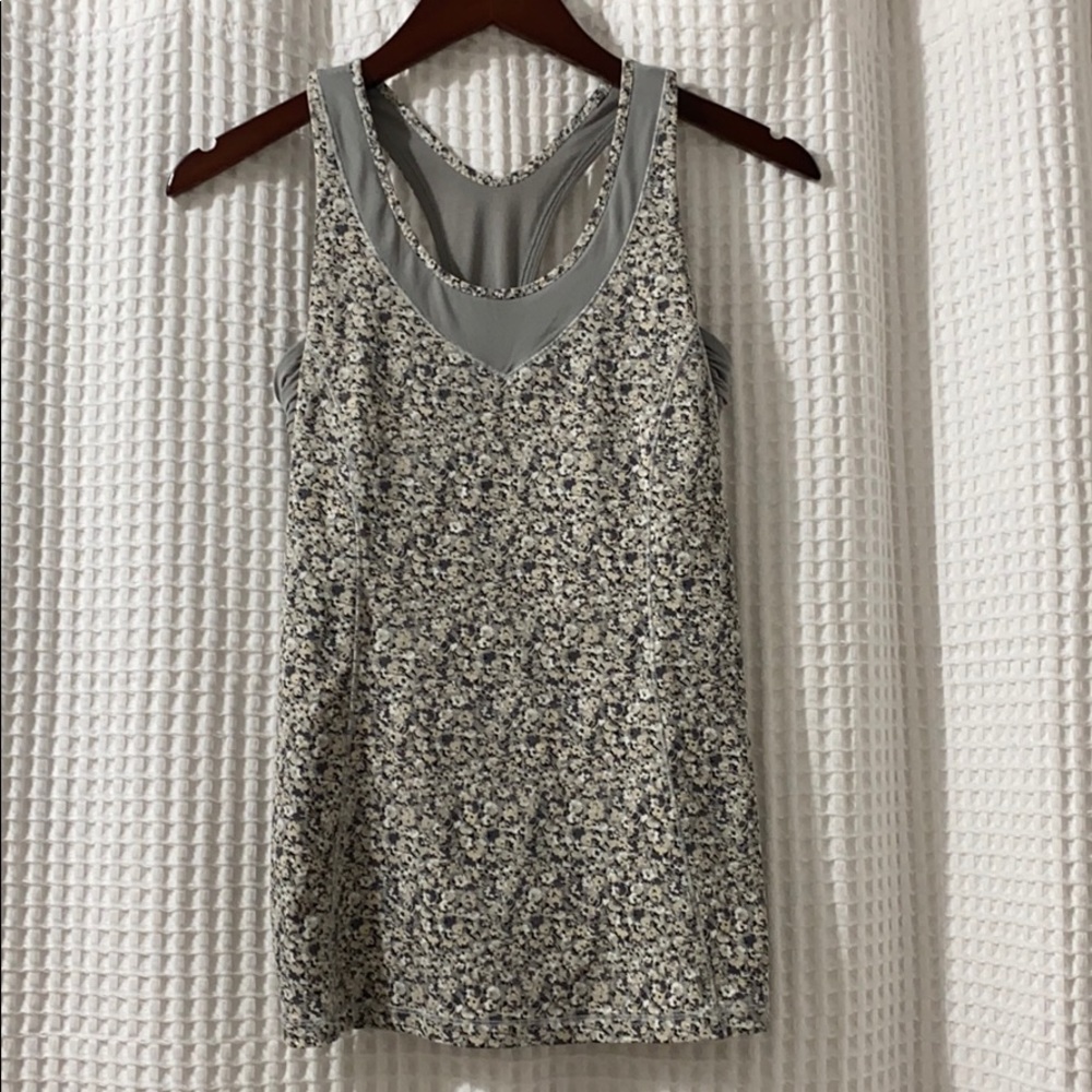 Lululemon top
